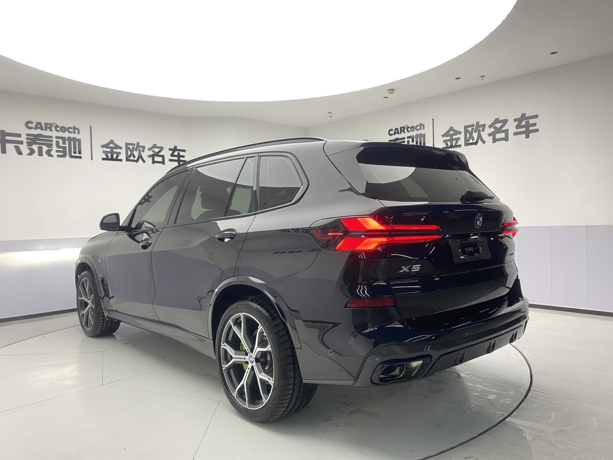 寶馬 寶馬X5  2023款 xDrive 30Li 尊享型M運(yùn)動(dòng)曜夜套裝圖片