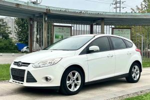 ?？怂?福特 兩廂經(jīng)典 1.8L 自動酷白典藏版