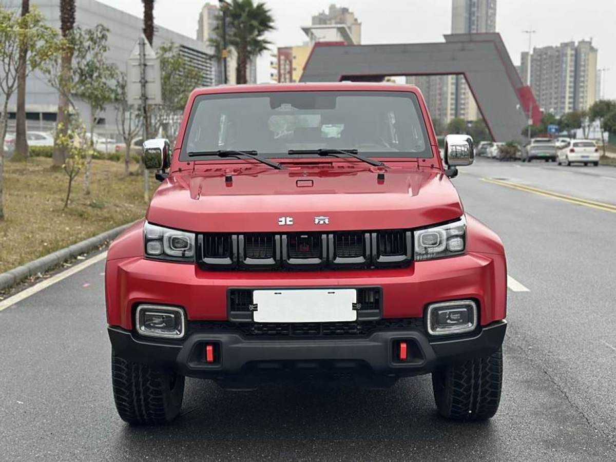 2022年9月北京 BJ40  2021款 2.0D 自動四驅(qū)刀鋒英雄版?zhèn)b客型