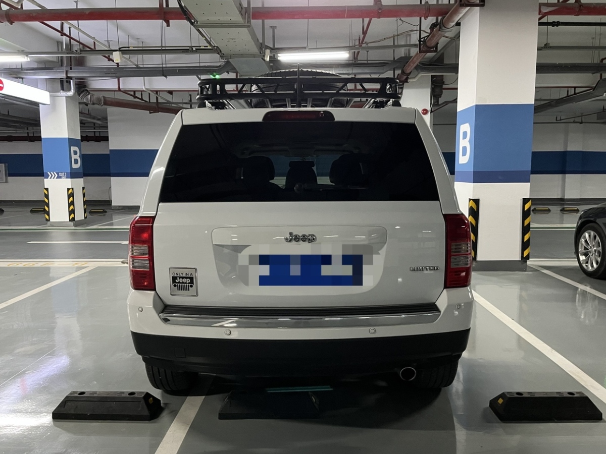 Jeep 自由客  2014款 2.4L 豪華導(dǎo)航版圖片