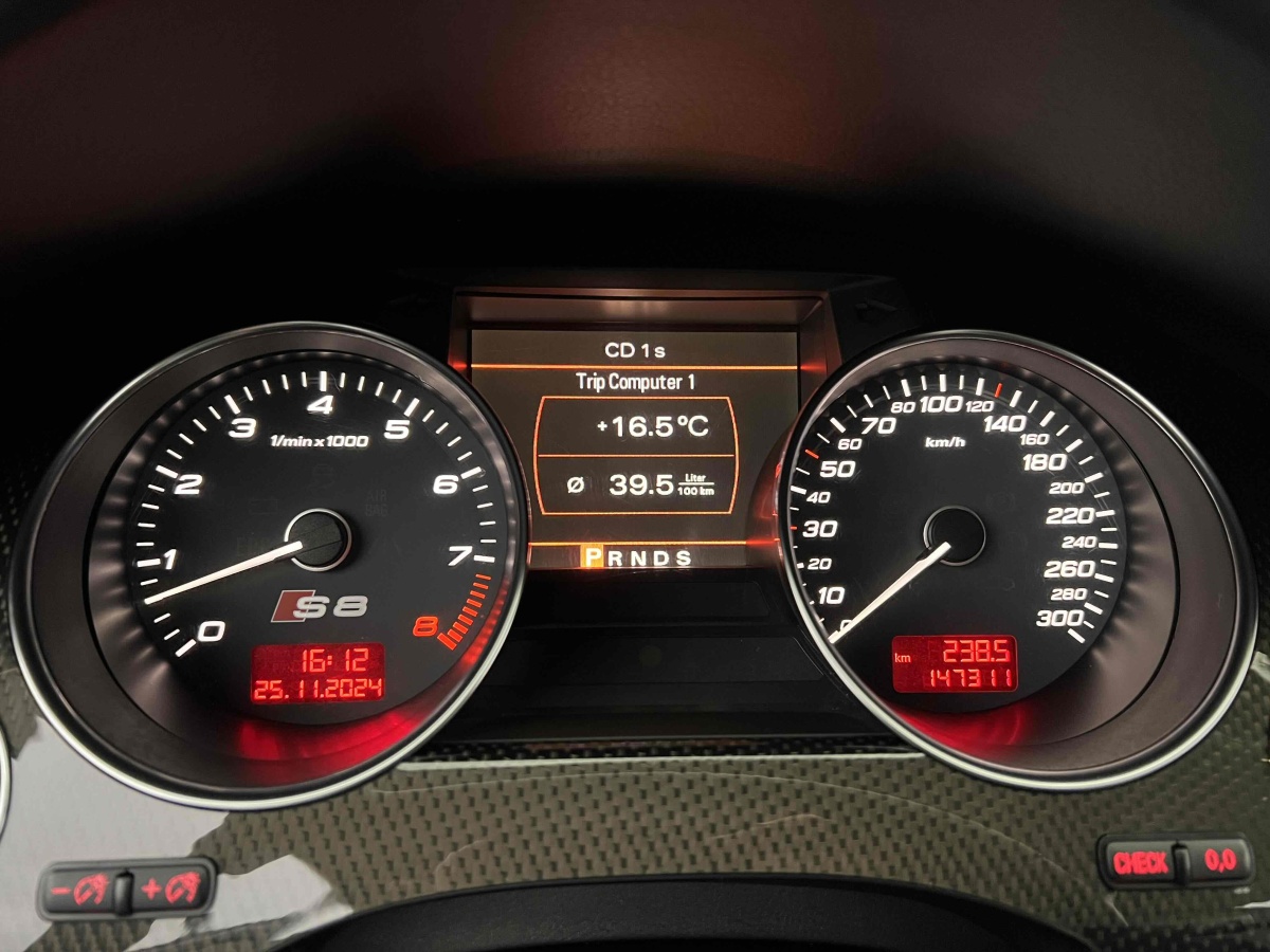 奧迪 奧迪S8  2009款 S8 5.2 FSI quattro圖片