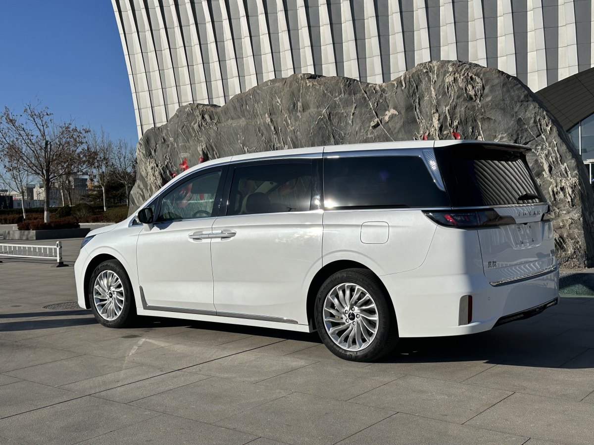 嵐圖 夢想家  2024款 PHEV 超長續(xù)航卓越版圖片