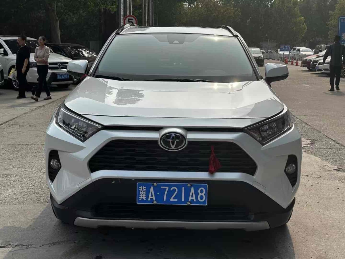 豐田 RAV4  2018款 榮放 2.0L CVT兩驅(qū)風尚版圖片