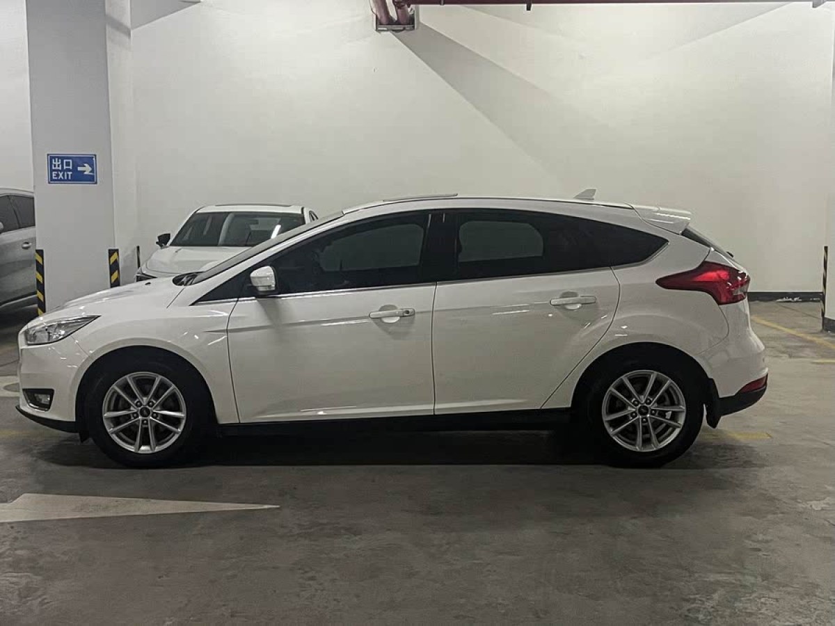 福特 福克斯  2018款 兩廂經(jīng)典 EcoBoost 180 自動(dòng)精英型圖片