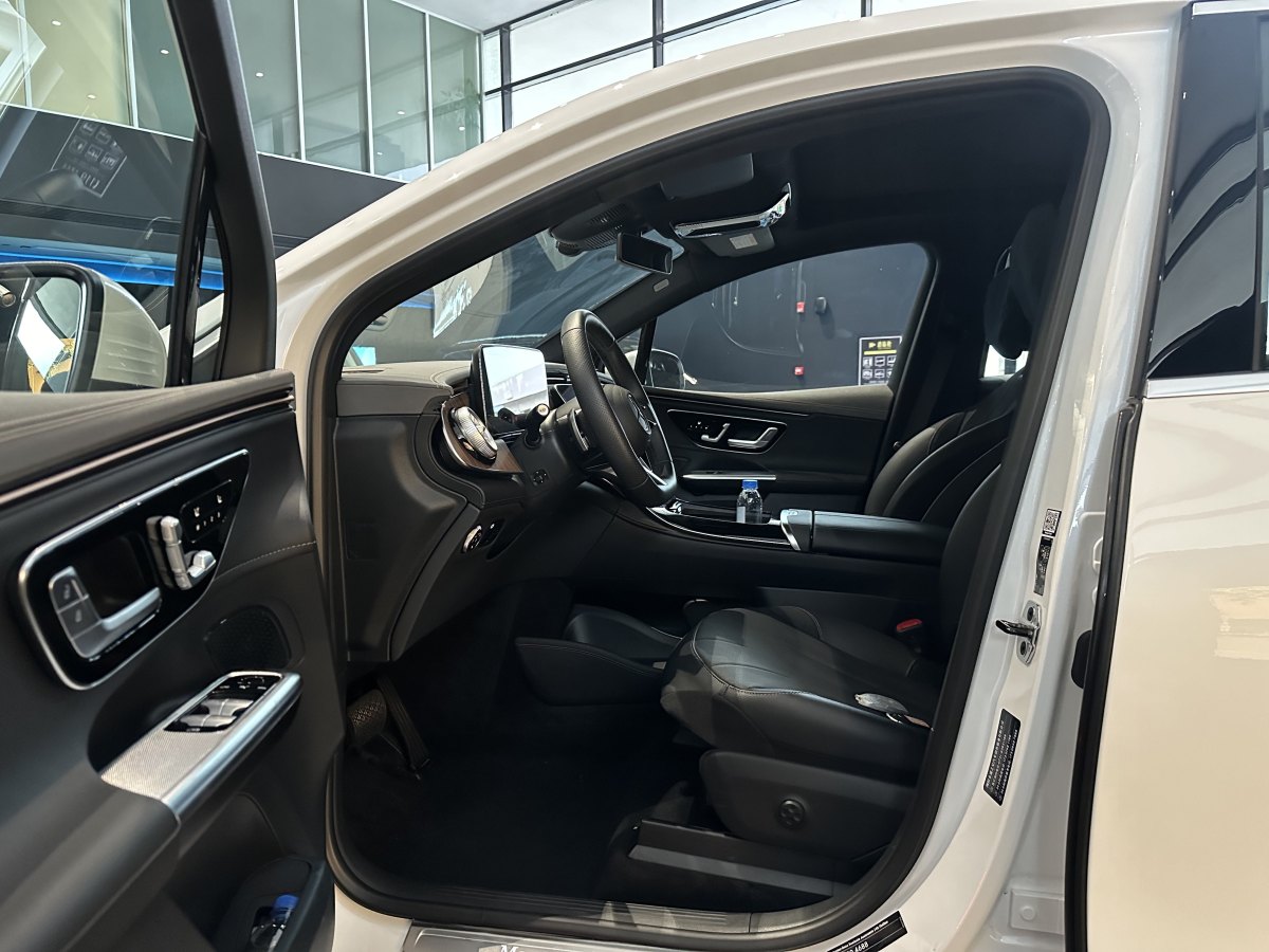 2023年7月奔馳 奔馳EQE SUV  2023款 350 4MATIC 先鋒版