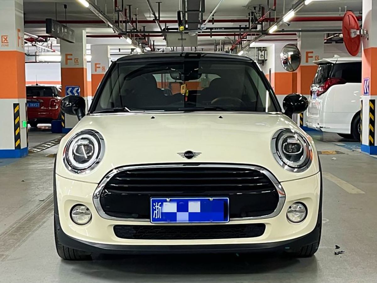 MINI COUNTRYMAN  2018款 1.5T COOPER 經(jīng)典派圖片