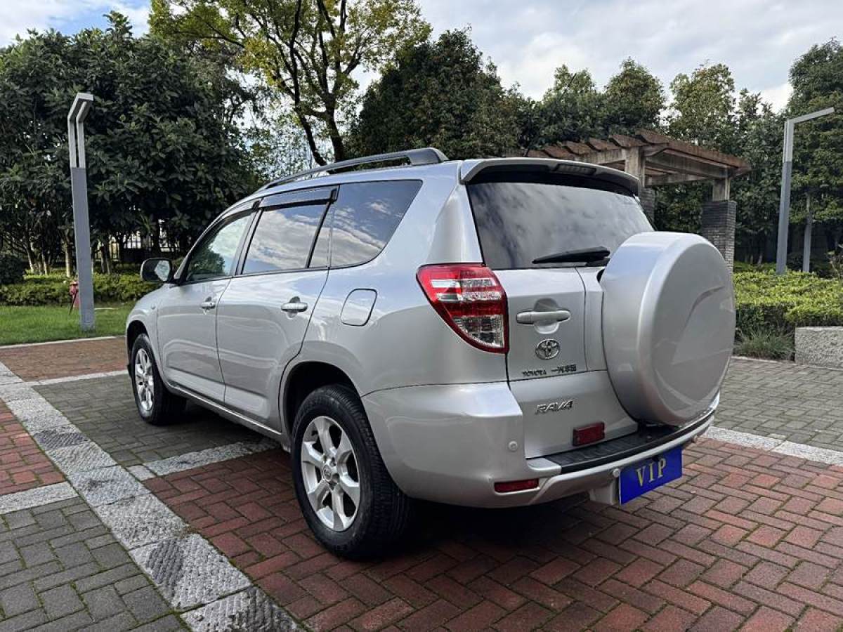 2010年8月豐田 RAV4榮放  2009款 2.0L 自動經(jīng)典版