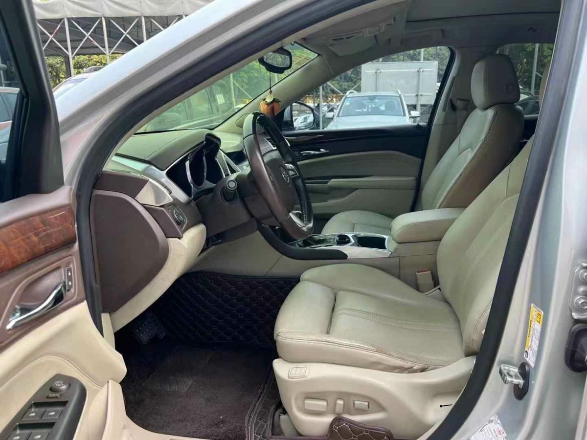 凱迪拉克 SRX  2012款 3.0L 領(lǐng)先型圖片