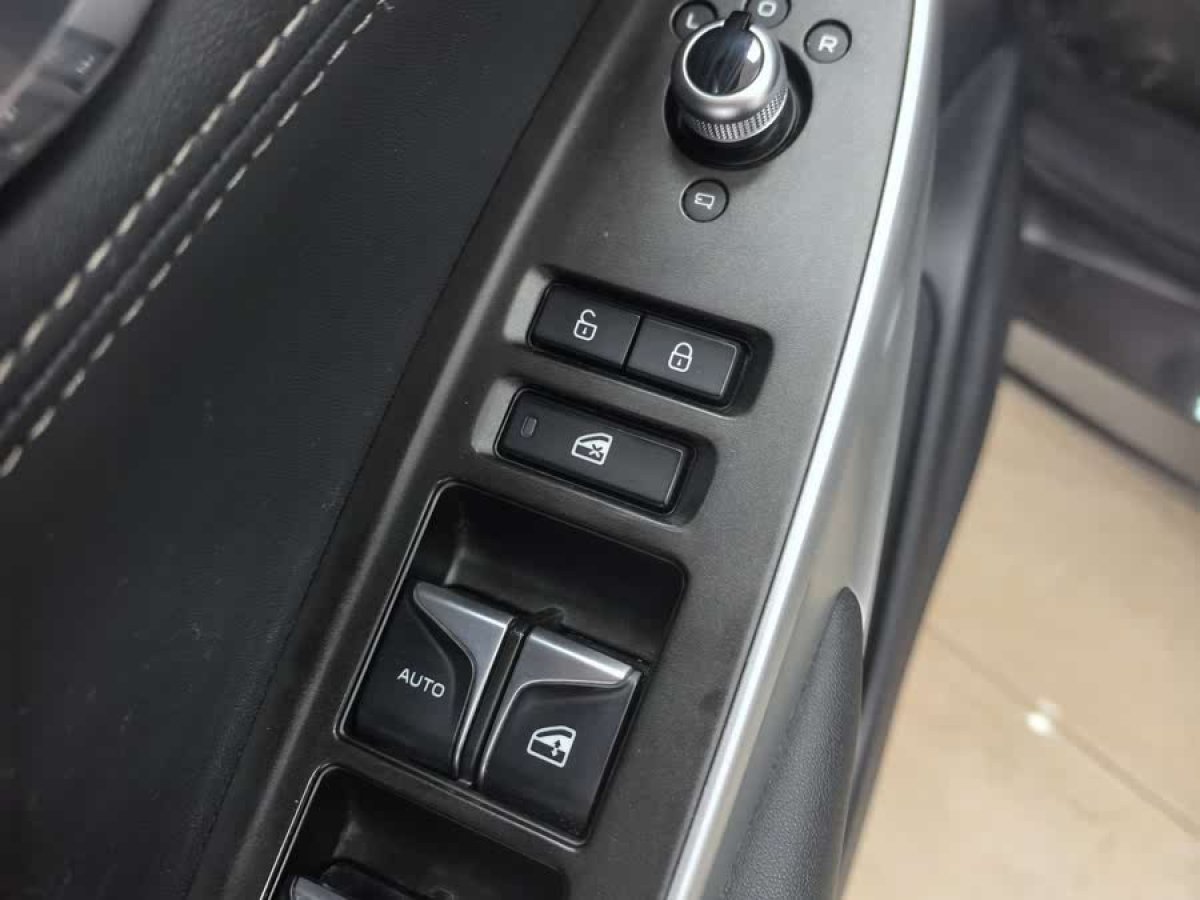 長(zhǎng)安 CS75 PLUS  2021款 1.5T 自動(dòng)尊貴型圖片