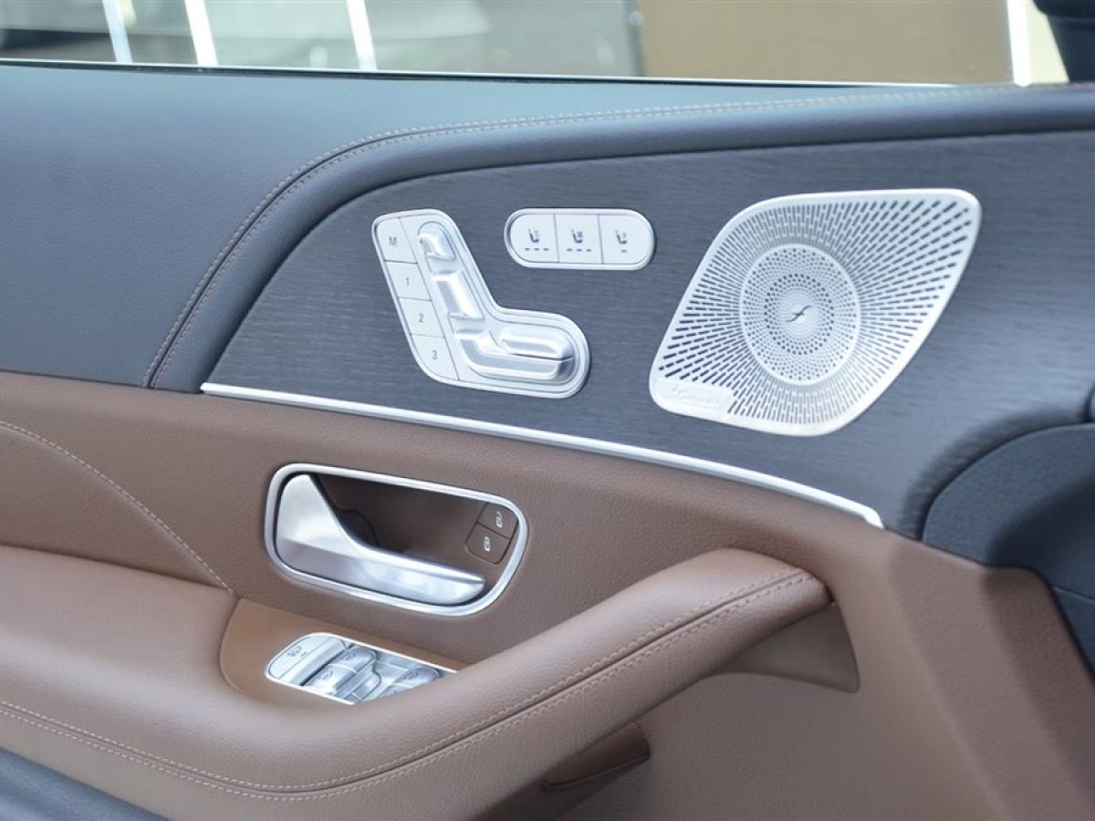 奔馳 奔馳GLS  2024款 GLS 450 4MATIC 時(shí)尚型圖片