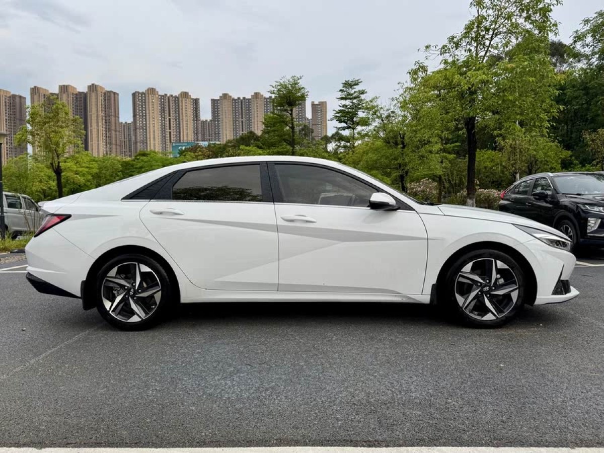 現(xiàn)代 伊蘭特  2023款 240TGDi DCT N Line LUX尊貴版圖片