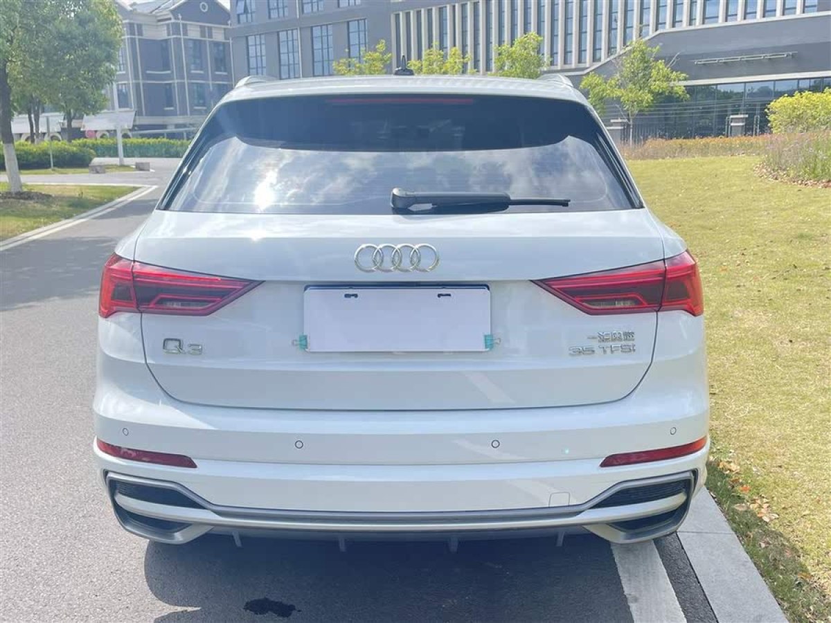 奧迪 奧迪Q3  2019款  35 TFSI 時(shí)尚動(dòng)感型圖片