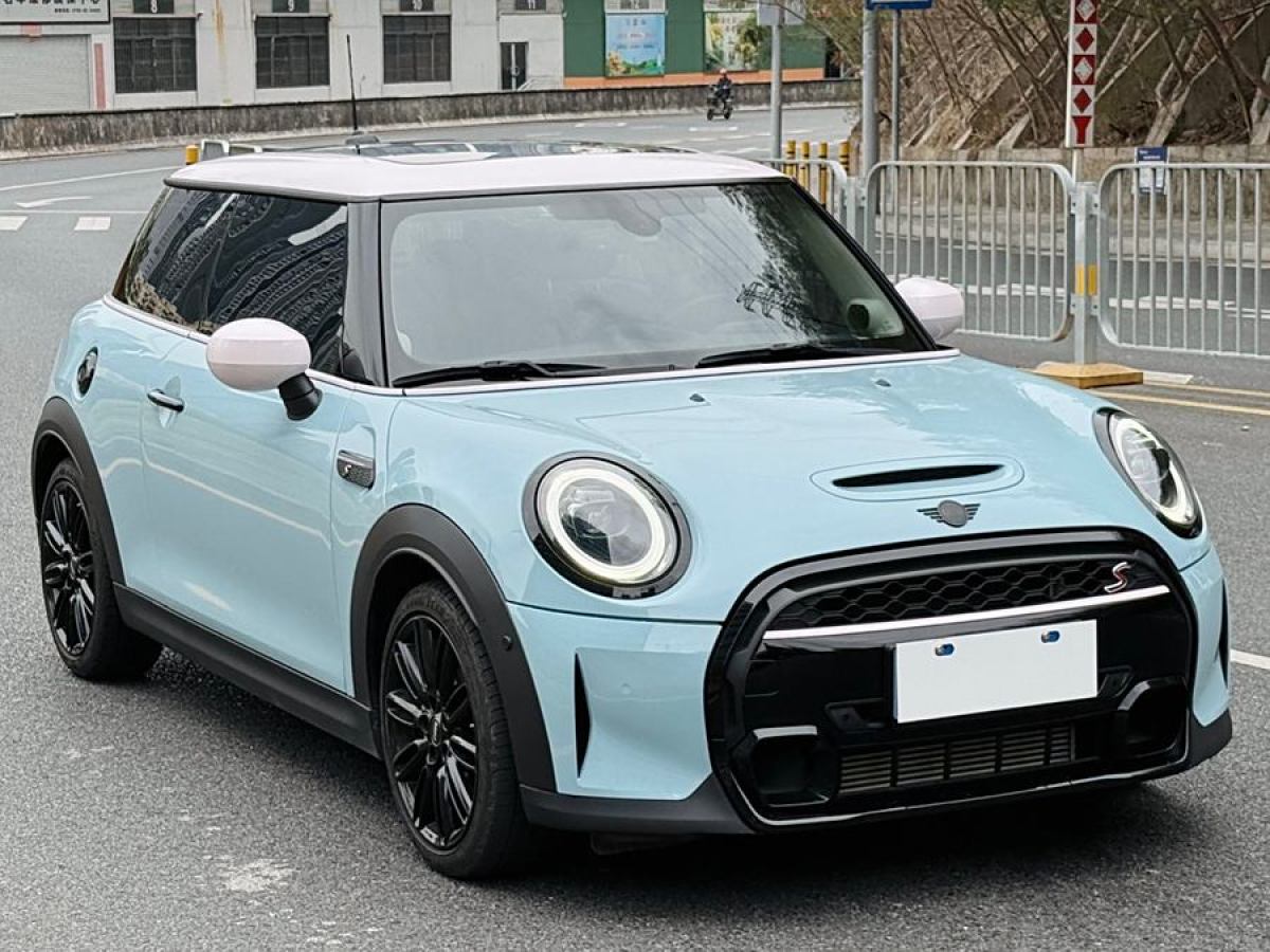 MINI MINI  2022款 改款 2.0T COOPER S 經(jīng)典派圖片