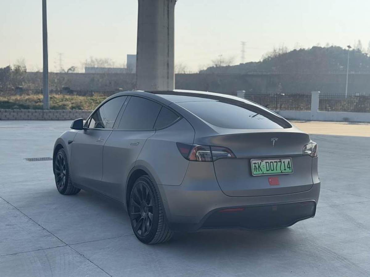 特斯拉 Model 3  2021款 改款 標(biāo)準(zhǔn)續(xù)航后驅(qū)升級版圖片