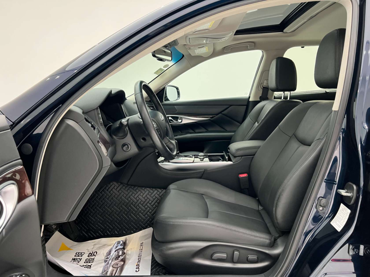 英菲尼迪 Q70  2019款 Q70L 2.0T 精英版 PLUS圖片