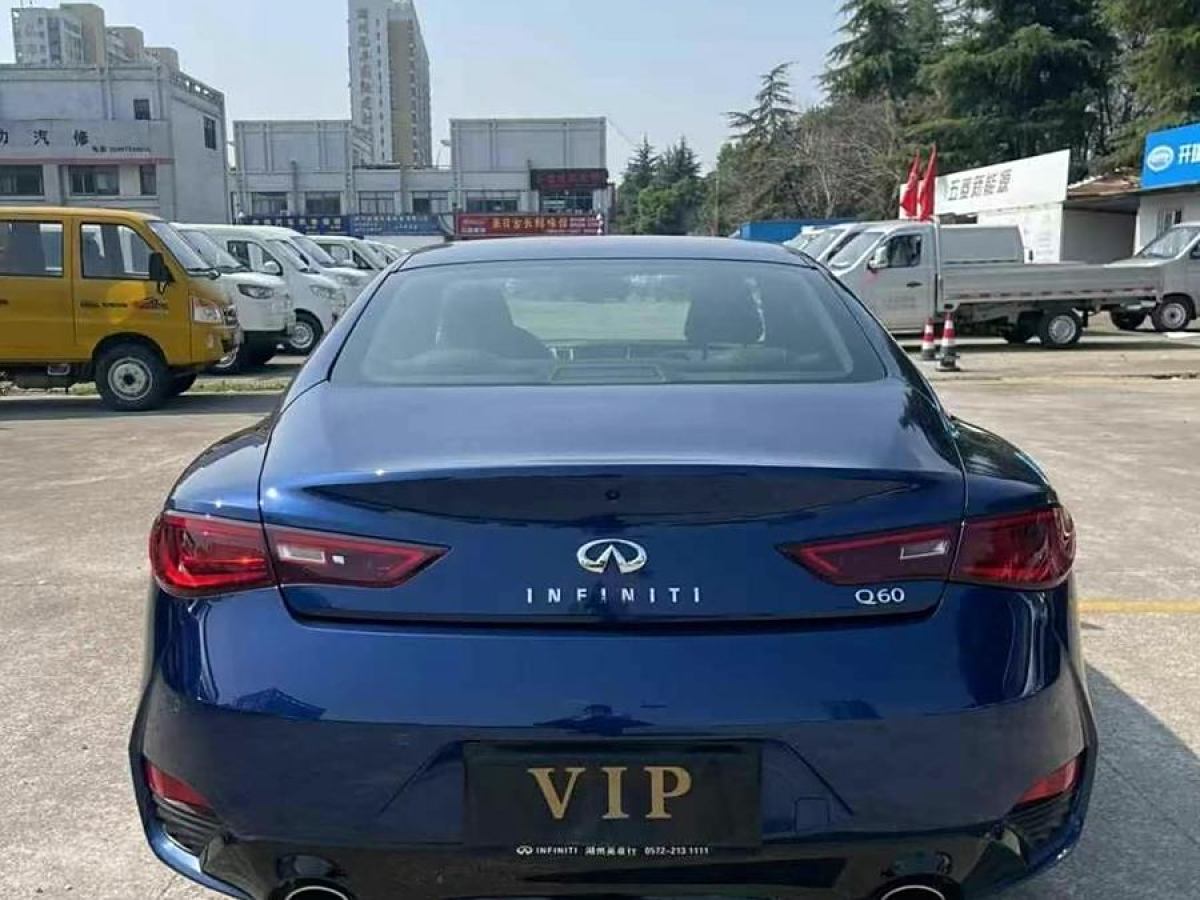 英菲尼迪 Q60  2019款 2.0T 豪華版圖片