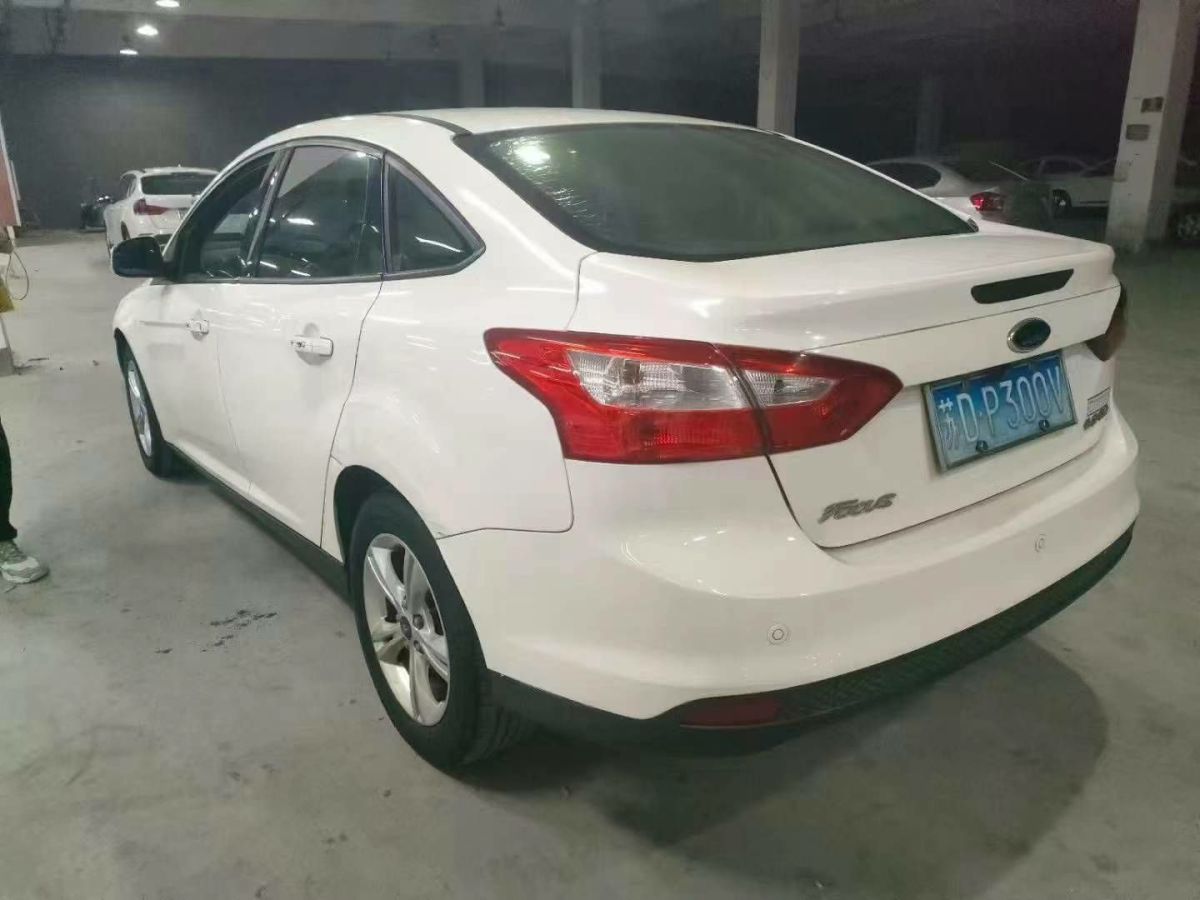 福特 ?？怂? 2015款 2.0T ST 標(biāo)準(zhǔn)版圖片