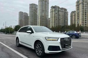 奥迪Q7 奥迪 40 TFSI S line运动型