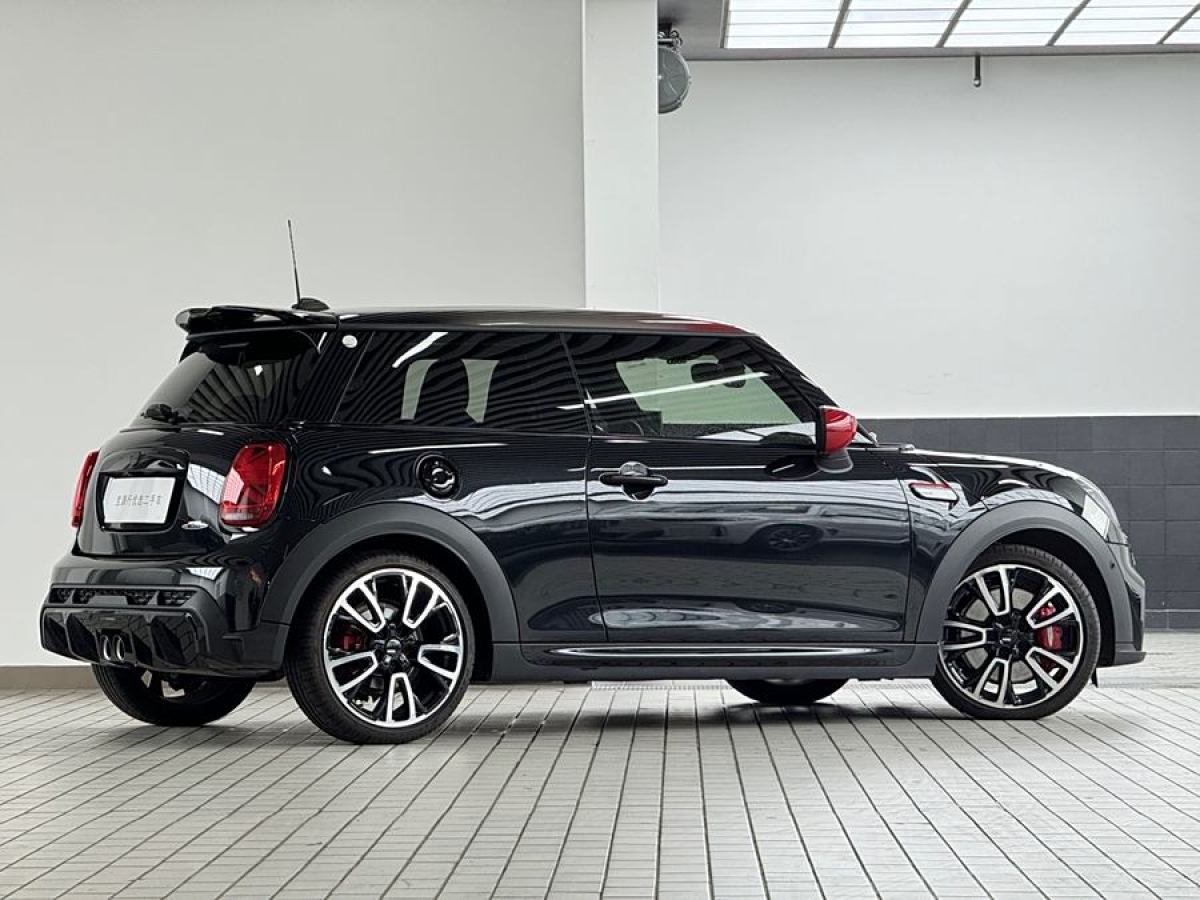 MINI JCW  2023款 2.0T JOHN COOPER WORKS Pat Moss纪念版图片