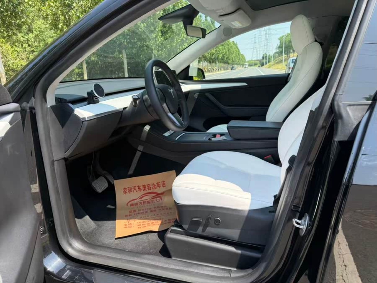 特斯拉 Model Y  2021款 標(biāo)準(zhǔn)續(xù)航后驅(qū)版圖片