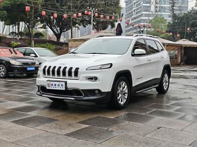 2017年12月 Jeep 自由光 2.4L 領(lǐng)先版圖片