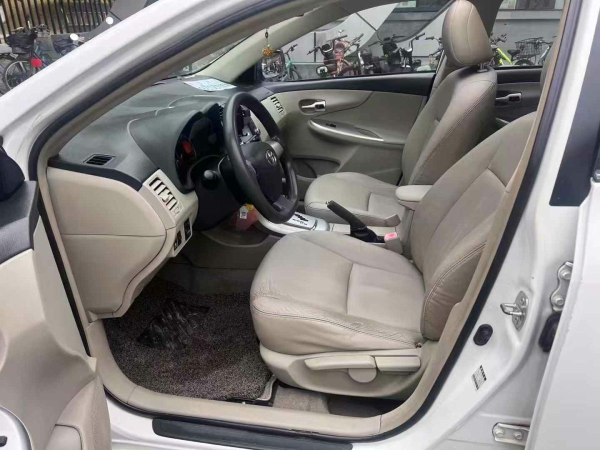 豐田 卡羅拉  2013款 1.6L GL炫酷特裝版圖片