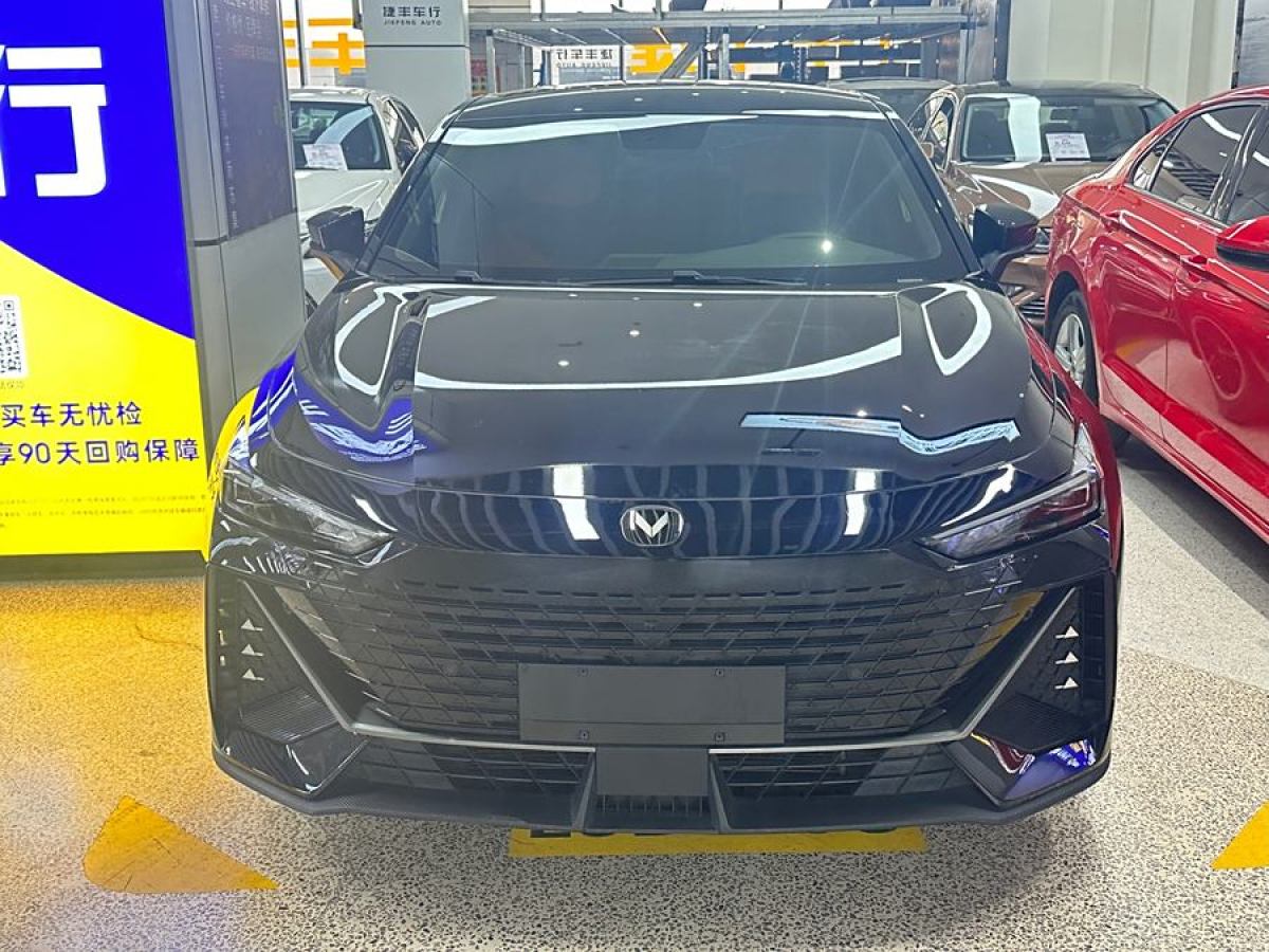 長(zhǎng)安 長(zhǎng)安UNI-V  2022款 1.5T 尊貴型圖片