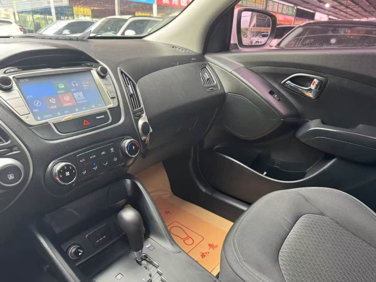 現(xiàn)代 ix35  2015款 2.0L 自動兩驅(qū)舒適型 國IV圖片