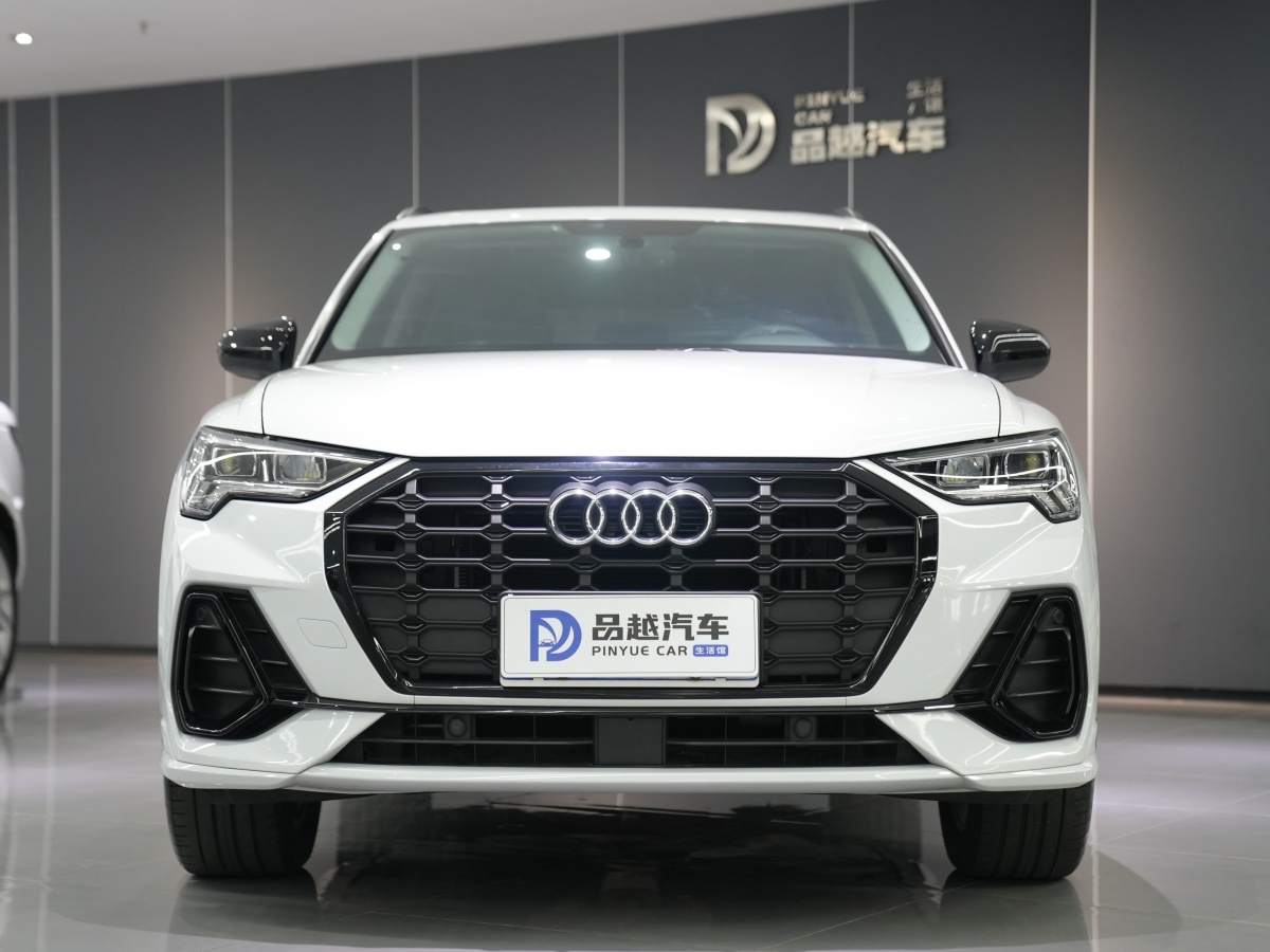 2021年2月奧迪 奧迪Q3  2024款 35 TFSI 時尚致雅型