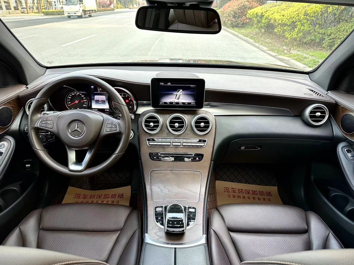 奔驰 奔驰GLC  2018款 改款 GLC 300 4MATIC 豪华型图片