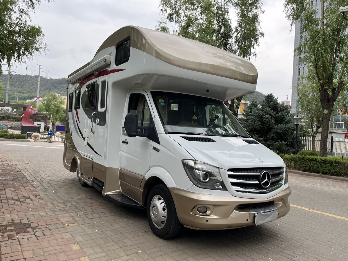 中興 中興1949房車  2024款 遠征版 2.3T 基礎(chǔ)款 4座圖片