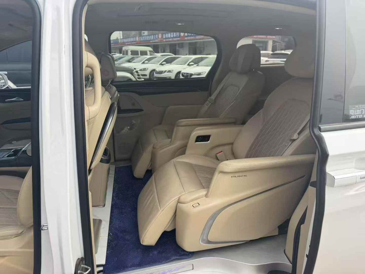 上汽大通 上汽大通MAXUS T90房車(chē)  2022款 2.0T探索家T90縱橫越野綠-防爆漆圖片