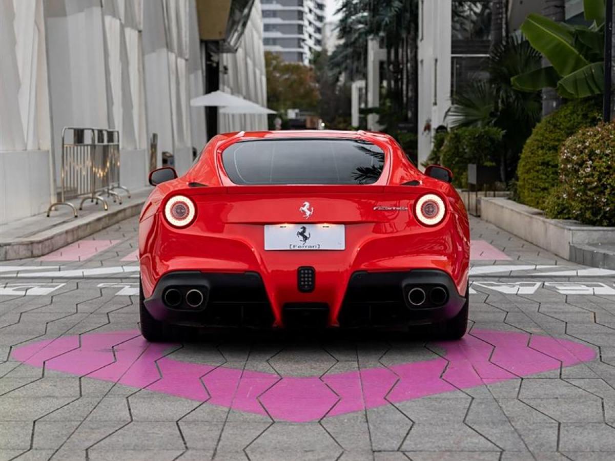 法拉利 F12berlinetta  2013款 6.3L 標(biāo)準(zhǔn)型圖片