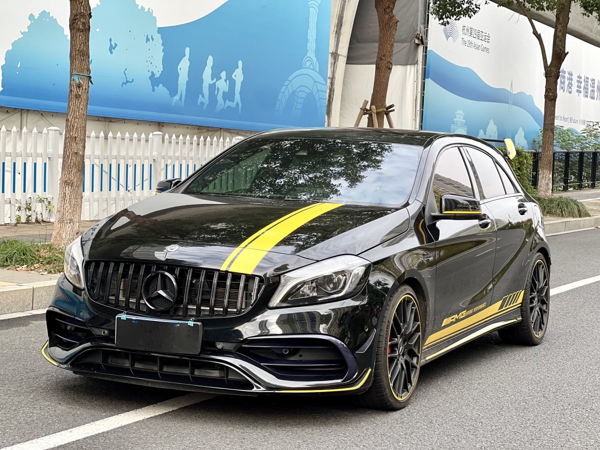 奔馳 奔馳A級AMG  2017款 AMG A 45 4MATIC 暗夜雷霆限量版圖片