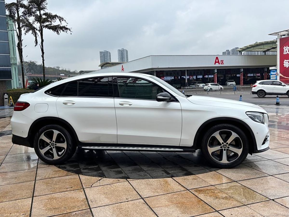 奔馳 奔馳GLC  2022款 改款 GLC 300 4MATIC 轎跑SUV圖片