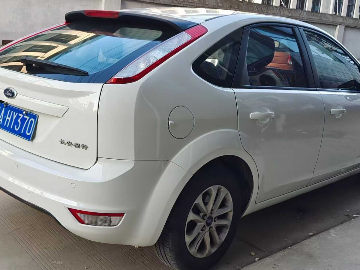 福特 ?？怂? 2015款 2.0T ST 標(biāo)準(zhǔn)版圖片