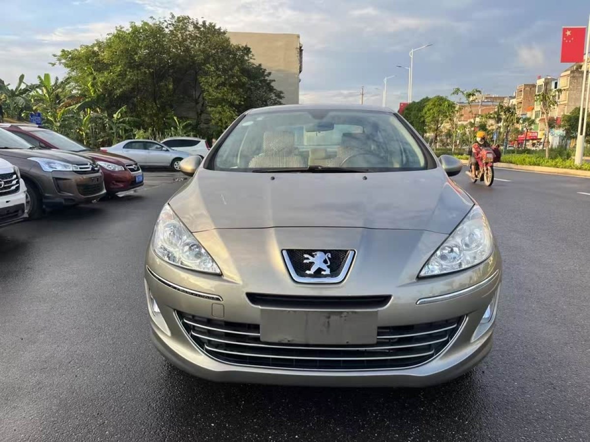 標(biāo)致 408  2011款 1.6L 手動(dòng)舒適版圖片