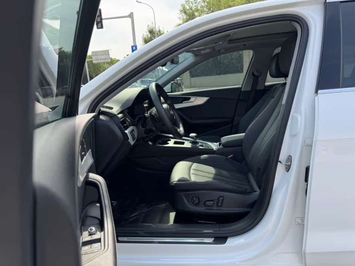 奧迪 奧迪A4L  2020款 40 TFSI 時(shí)尚致雅型圖片