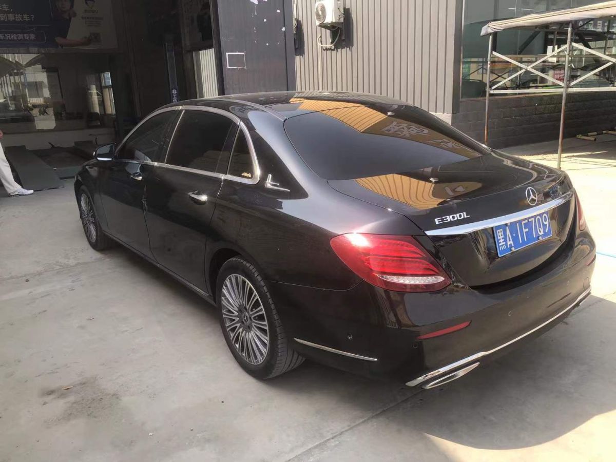 奔馳 奔馳E級(jí)  2020款 E 350 L 運(yùn)動(dòng)型 4MATIC圖片