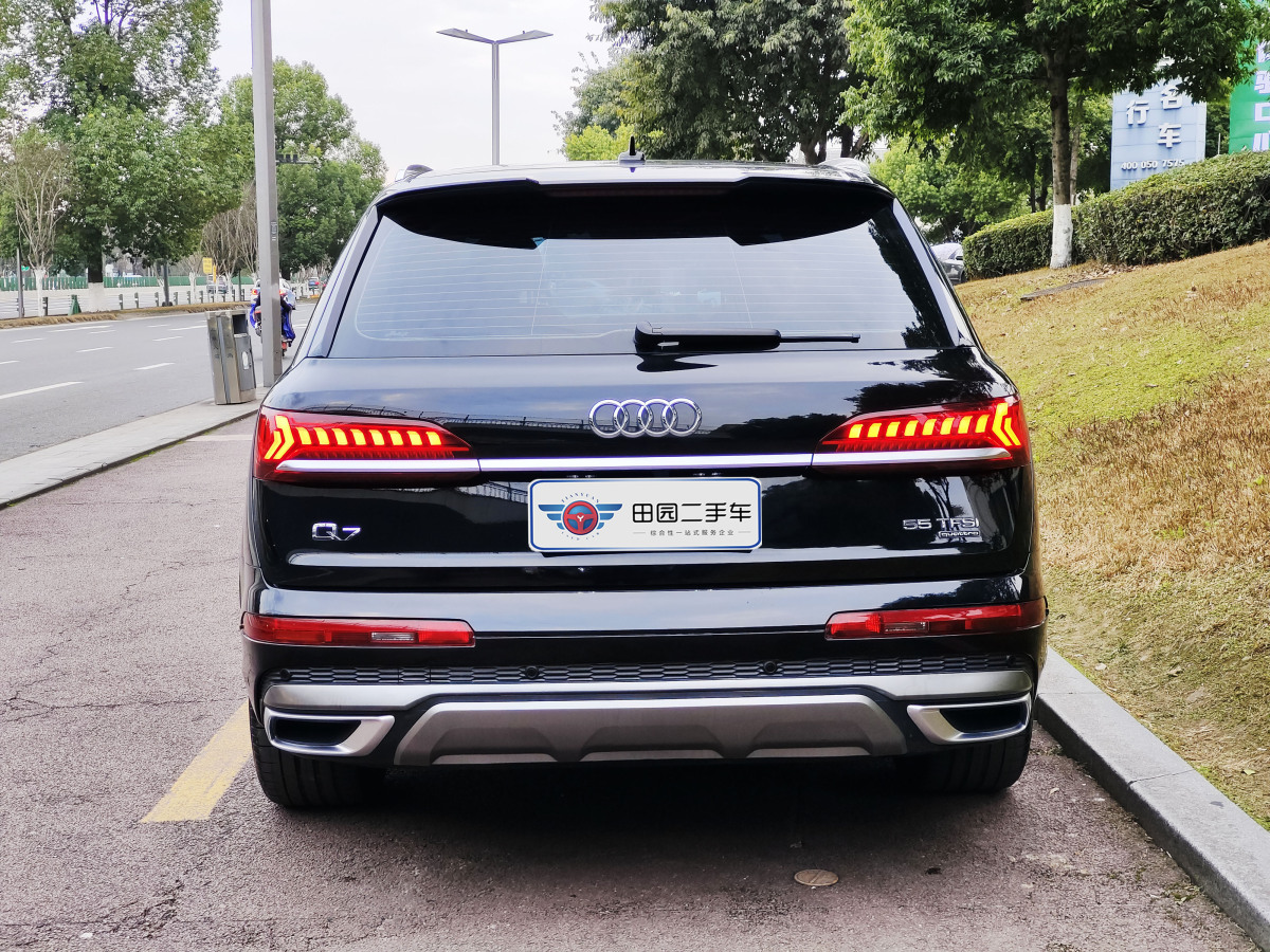 奧迪 奧迪Q7  2024款 55 TFSI quattro S line運(yùn)動(dòng)型圖片