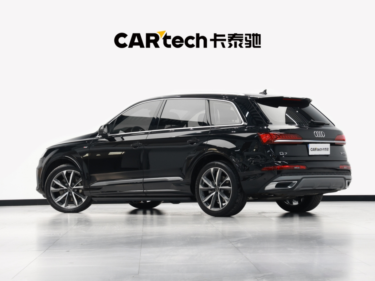 奧迪 奧迪Q7  2023款 55 TFSI quattro S line運(yùn)動(dòng)型圖片