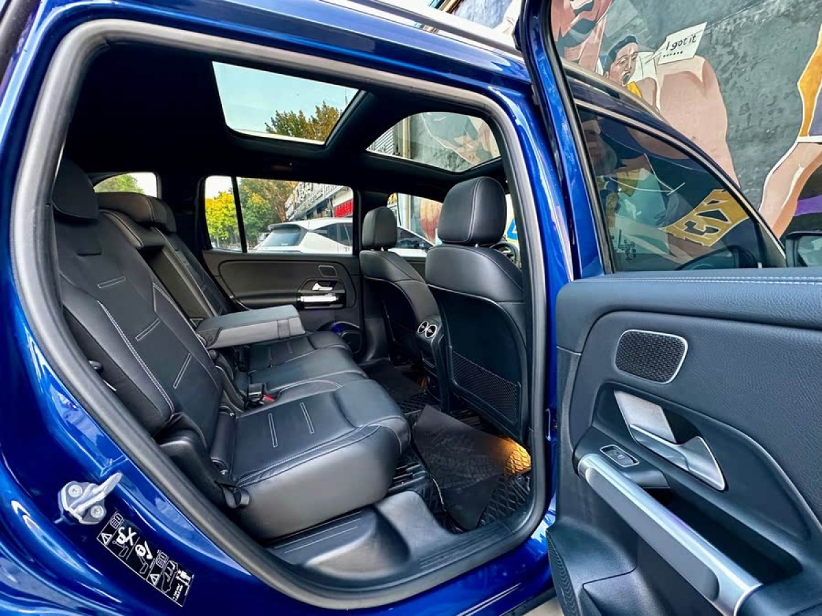 奔馳 奔馳EQB  2022款 EQB 350 4MATIC 首發(fā)特別版圖片