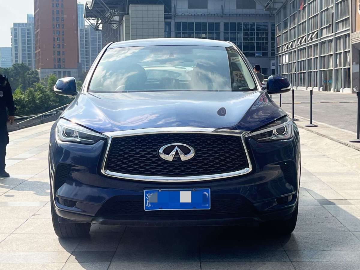 英菲尼迪 QX50  2020款 改款 2.0T 兩驅(qū)菁英版圖片