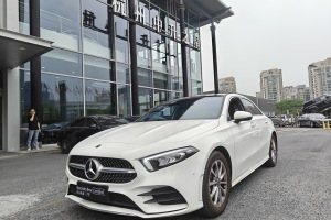 奔馳A級(jí) 奔馳 改款 A 200 L 運(yùn)動(dòng)轎車時(shí)尚型