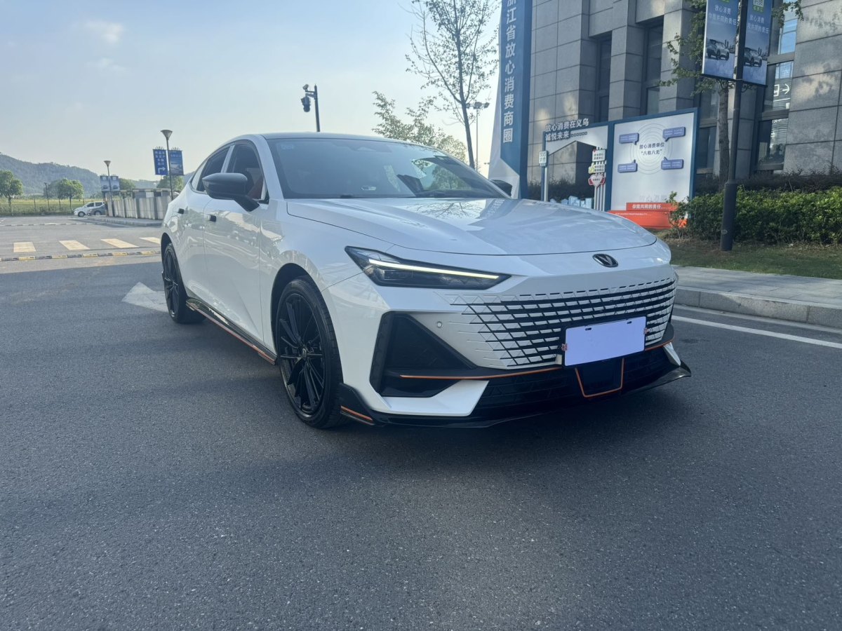 長安 長安UNI-V  2022款 1.5T 運動版圖片