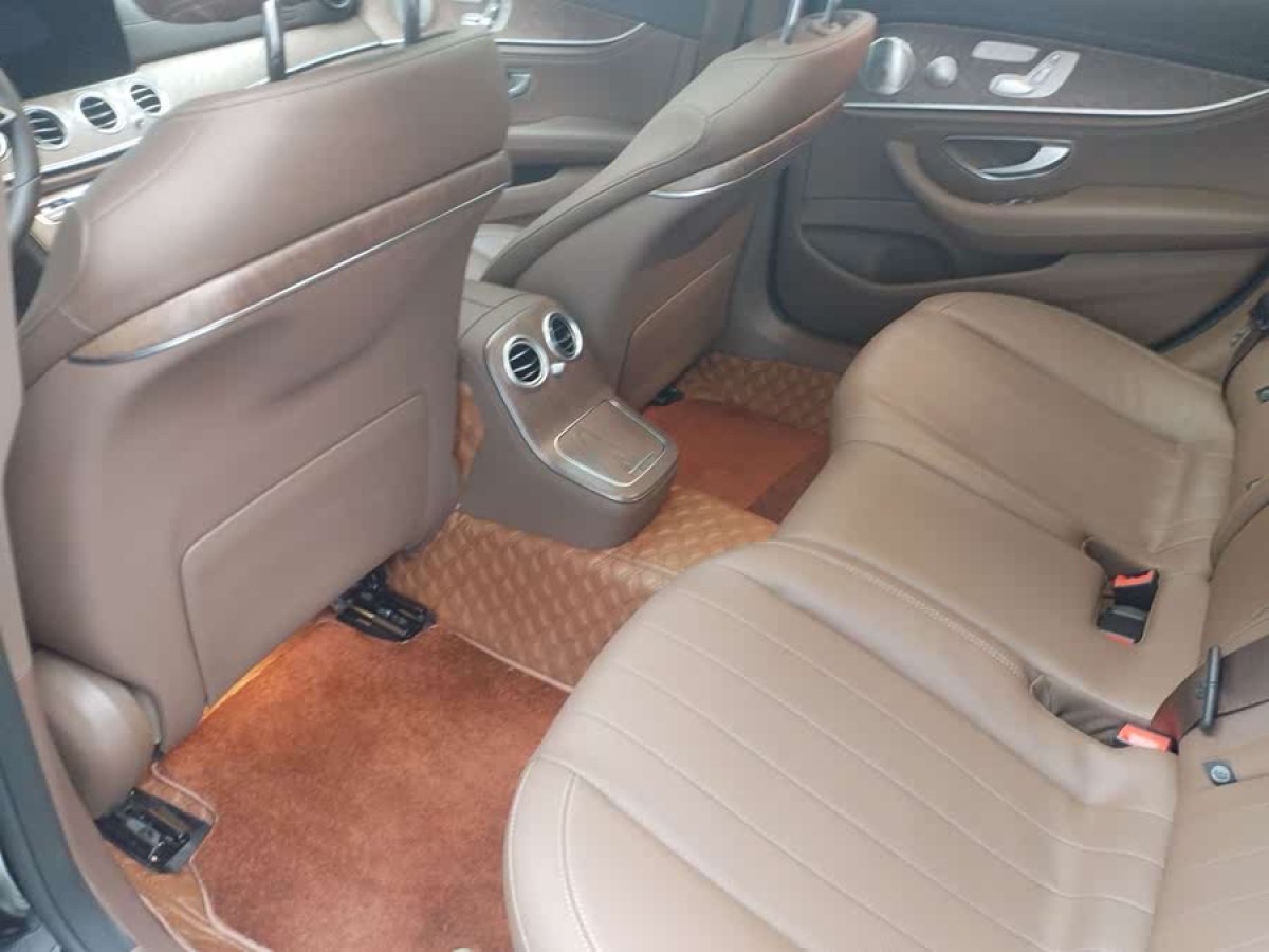 奔馳 奔馳E級(jí)  2023款 改款 E 300 L 豪華型圖片