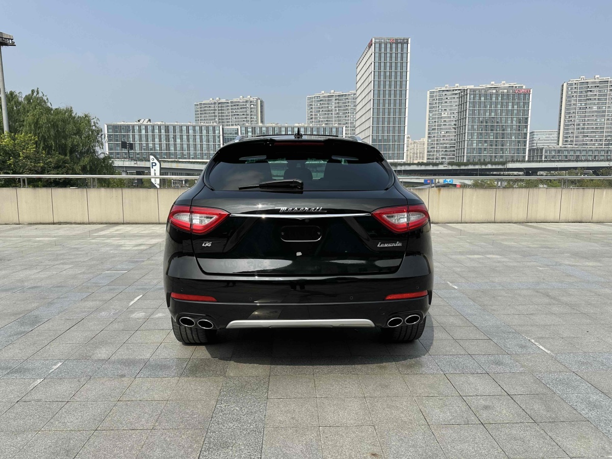 瑪莎拉蒂 Levante  2018款 3.0T 350Hp 標(biāo)準(zhǔn)版圖片