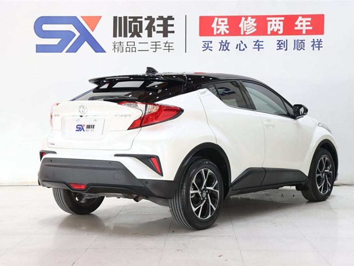 豐田 C-HR  2018款 2.0L 領(lǐng)先天窗版 國(guó)V圖片