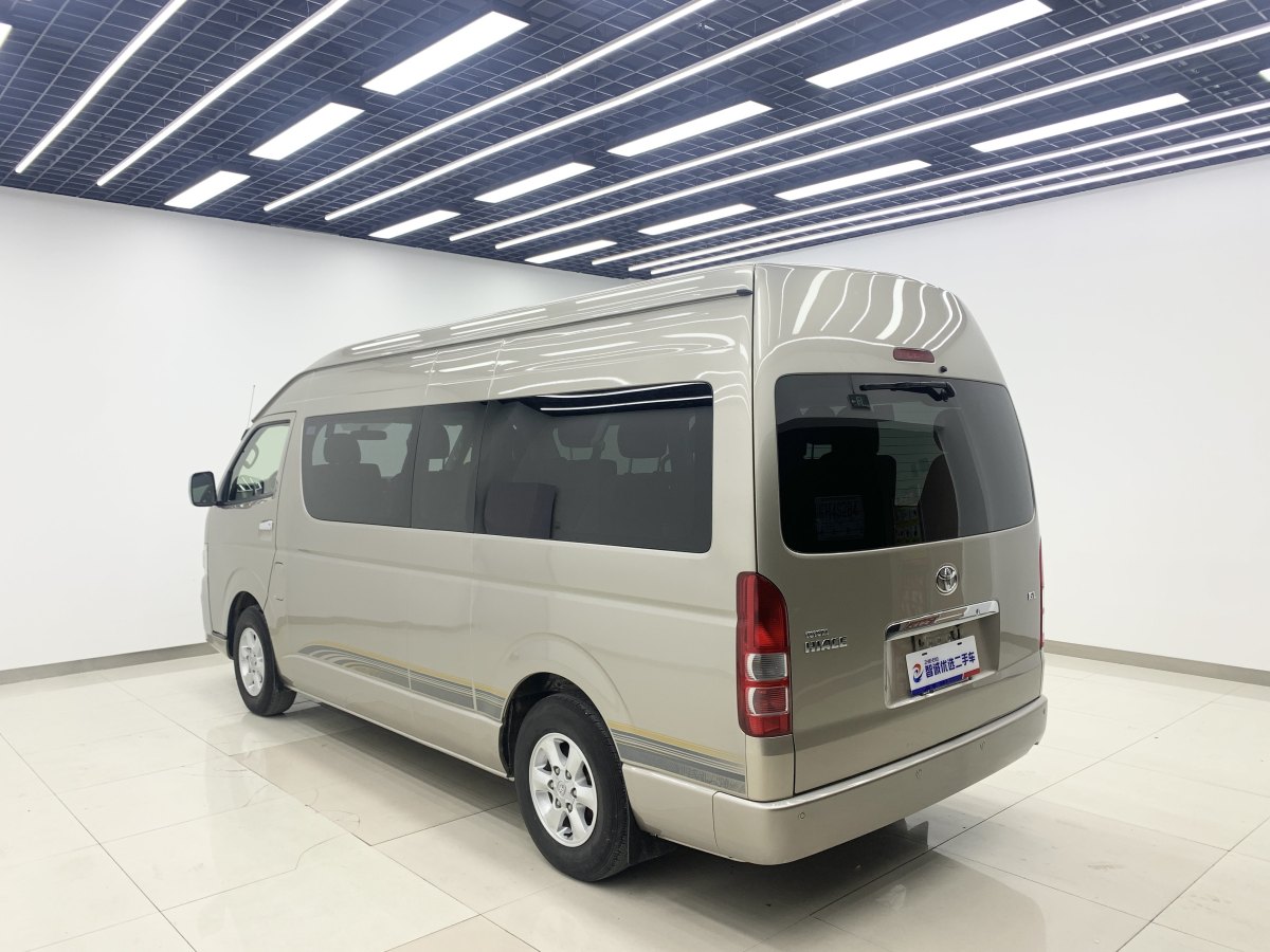 豐田 HIACE  2011款 2.7L自動(dòng)標(biāo)準(zhǔn)版13座圖片