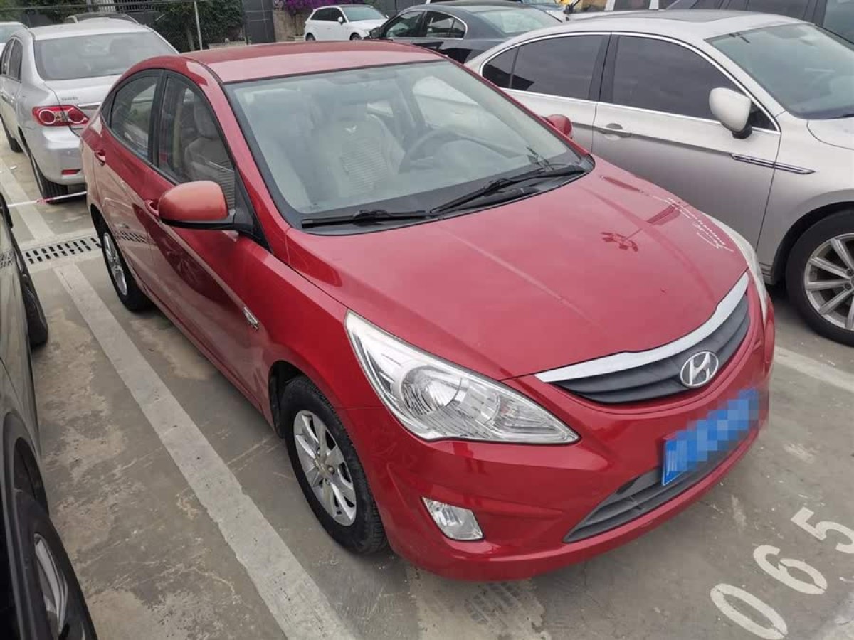 現(xiàn)代 瑞納  2010款 三廂 1.4L 手動舒適型GS圖片
